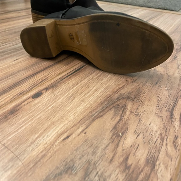 Fergalicious Ruffled bootie - Picture 3 of 3